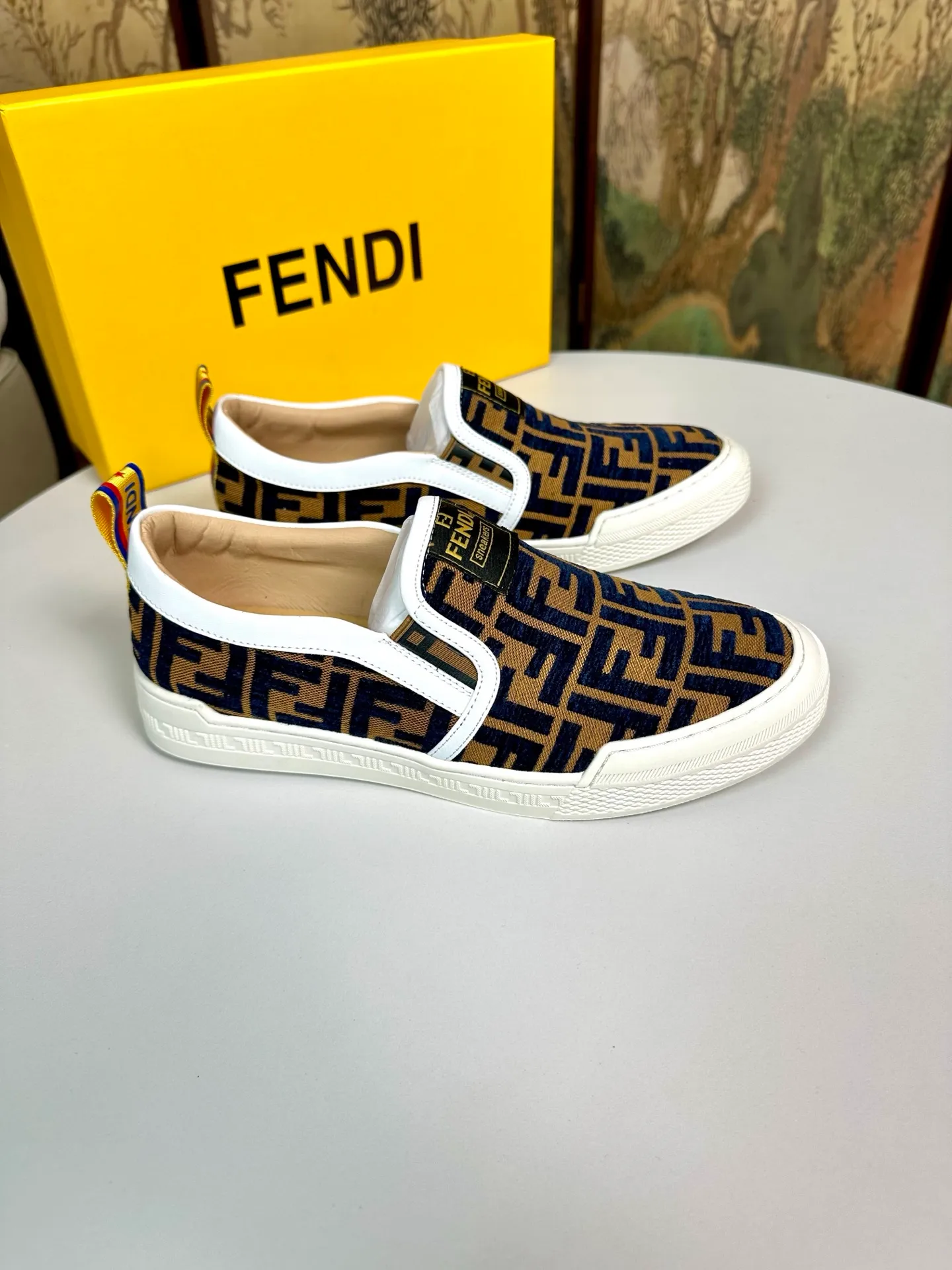 Factory price 380💰 (FENDI) New style 👊🏻 upper 🇮🇹 imported cowhide fabric 🇩🇪 imported sheepskin lining. The original outsole is molded to highlight the identity of every man, and the upper foot is stable and stable🚶🏻🚶🏻The high-end custom counters reproduce the original version📯No matter the wind or rain, the shoe last remains unchanged and can withstand the verification of time🔍️,🔵 Size: 38-44 (45 is custom-made and cannot be returned or exchanged